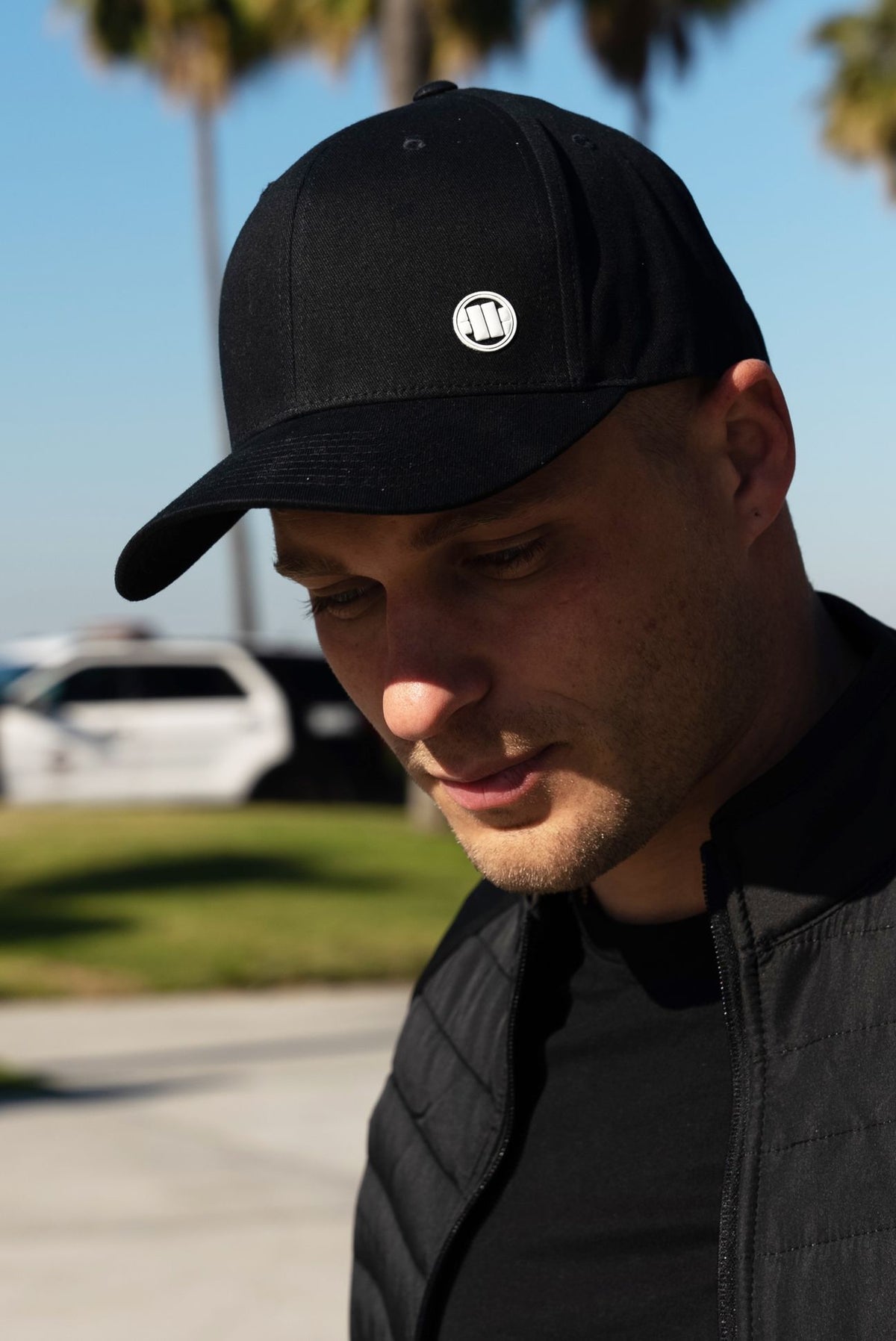 Snapback-Kappe mit kleinem Logo