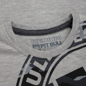 T-Shirt ganz in Schwarz mit Camouflage-Muster