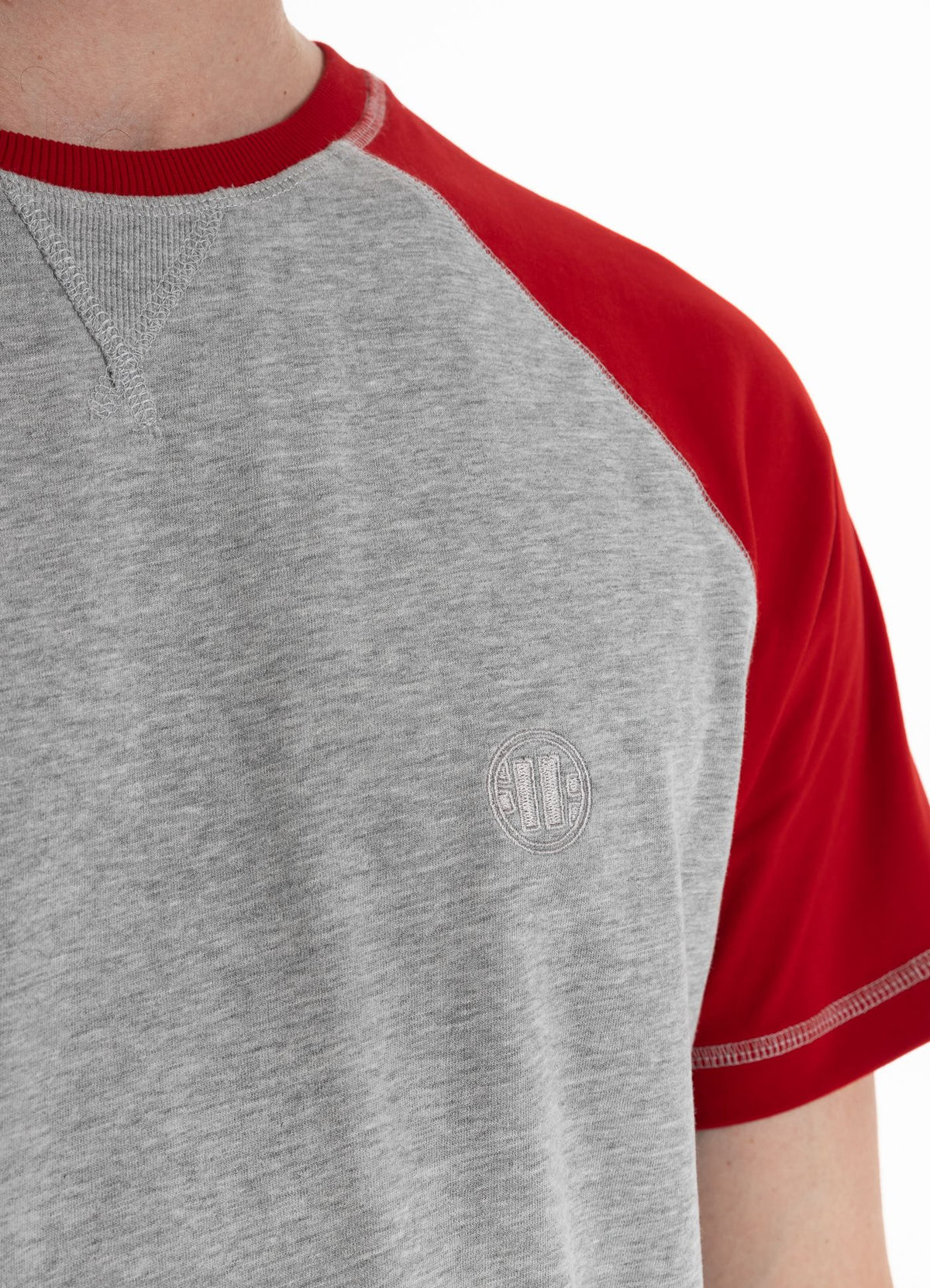 T-Shirt Garment Washed Raglan Small Logo - Pitbull.eu