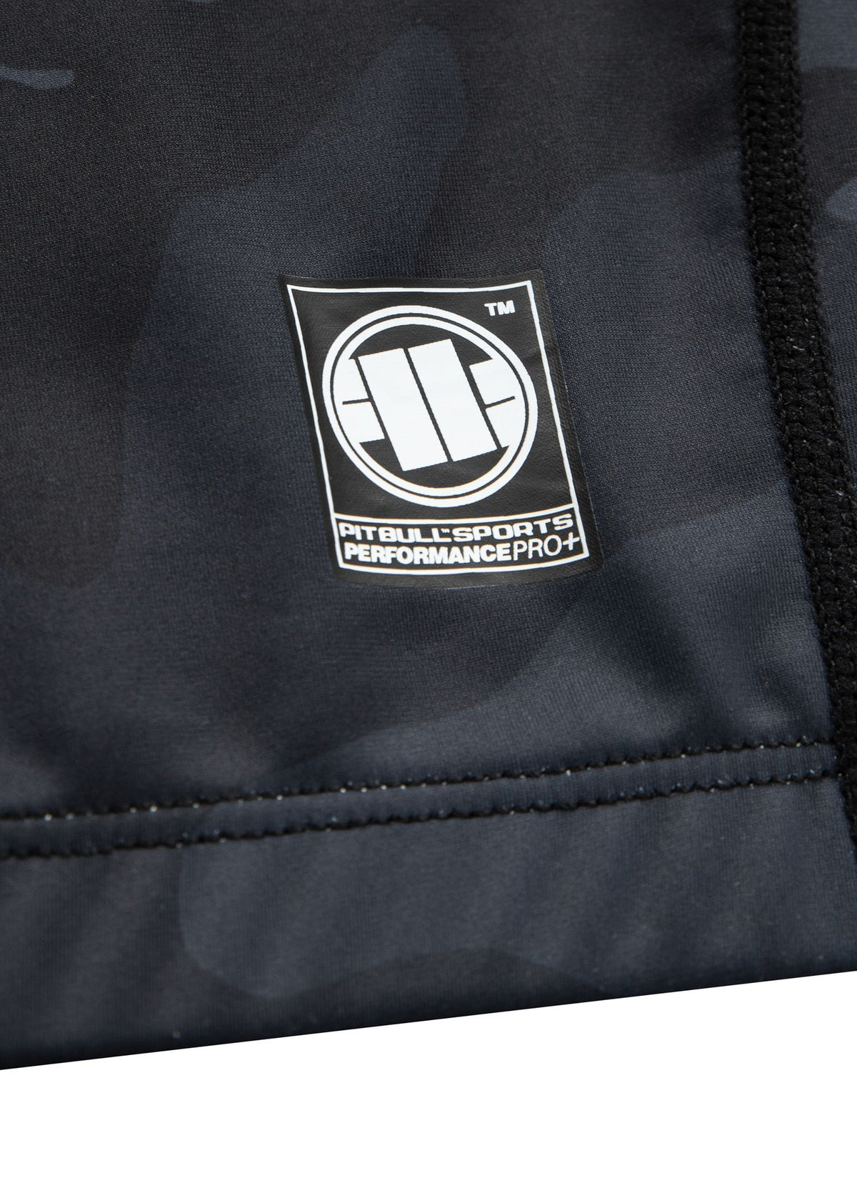 Rashguard Performance Pro plus All Black Camo Small Logo - Pitbull.eu